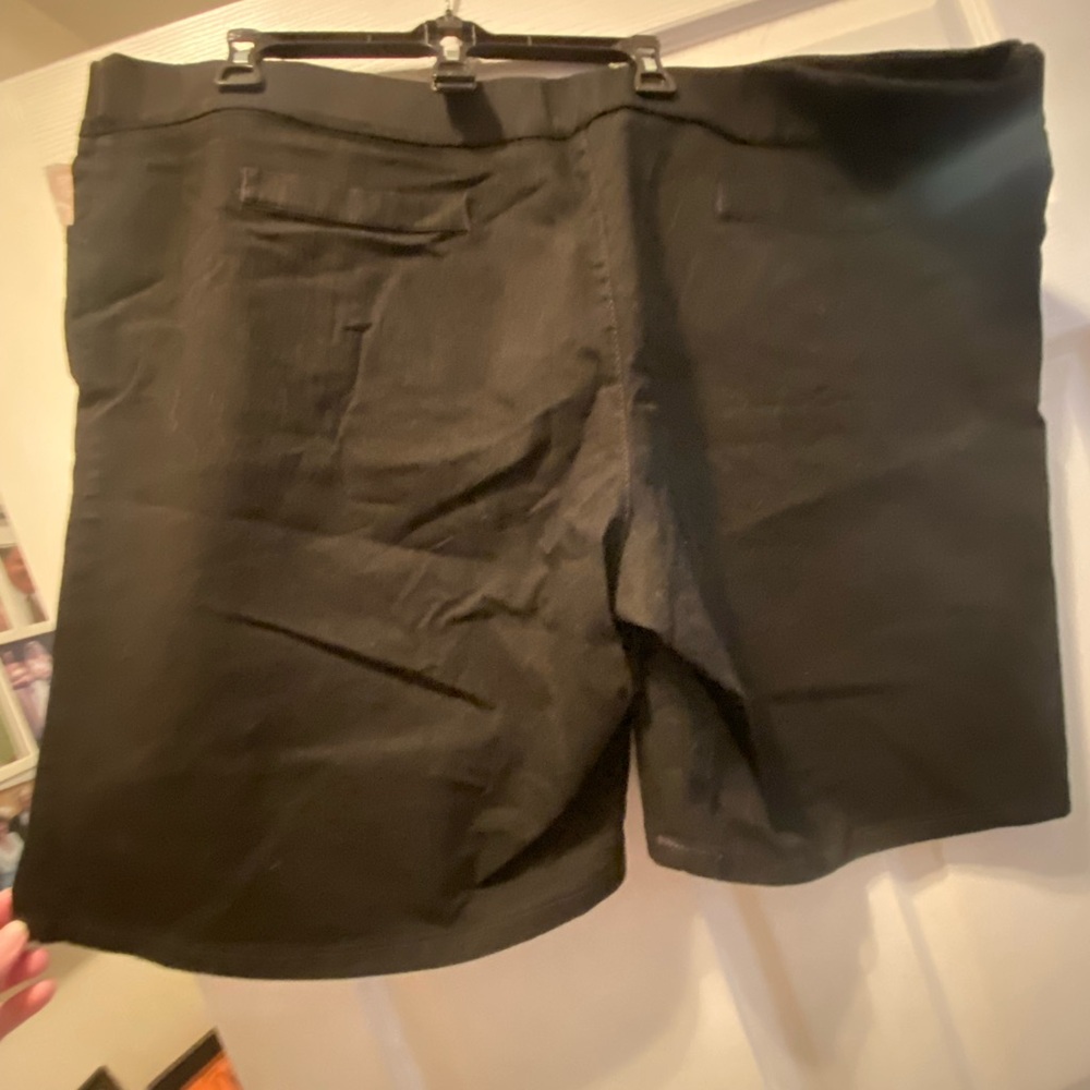 Chic Black Women's Shorts Bermudas